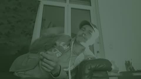 Snapshot of voyeuredeluxe chatting on March 16, 2:06 am voyeuredeluxe online show from March 16, 2:06 am