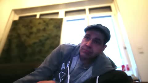 Snapshot of voyeuredeluxe chatting on March 16, 6:17 am voyeuredeluxe online show from March 16, 6:17 am