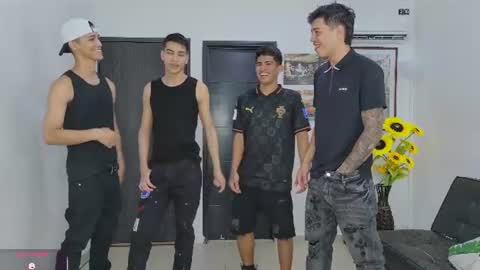 voyeurism_guys online show from June 13, 10:29 pm