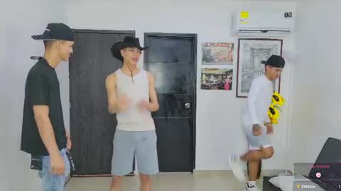 voyeurism_guys online show from June 14, 10:23 pm
