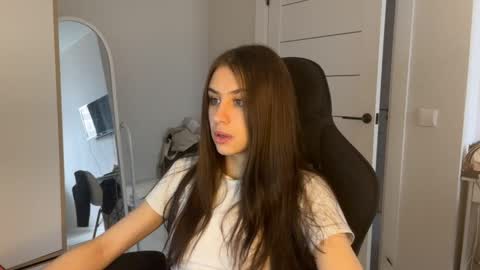 Arina online show from April 19, 9:08 am