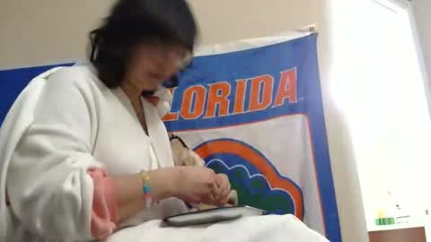 Snapshot of wandaxcosmo chatting on February 28, 8:26 am COSMOxWANDA online show from February 28, 8:26 am