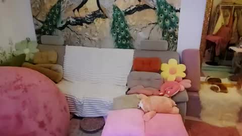 Emilia inst  online show from November 10, 6:18 pm