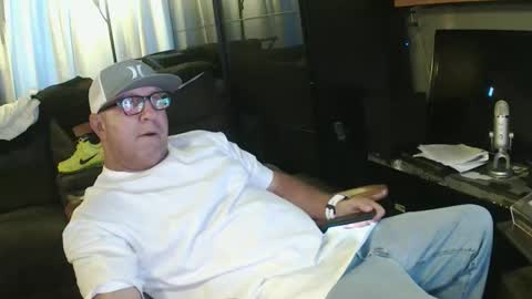 inittogetitin online show from April 19, 1:32 pm