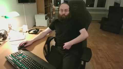 wantsahug online show from February 26, 7:35 pm