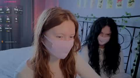 lira and flo online show from February 20, 4:09 am