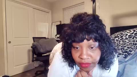 LAUREN LUSH online show from March 26, 4:51 am