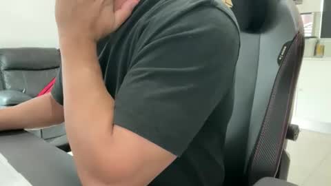 Weapon X online show from March 1, 9:17 pm