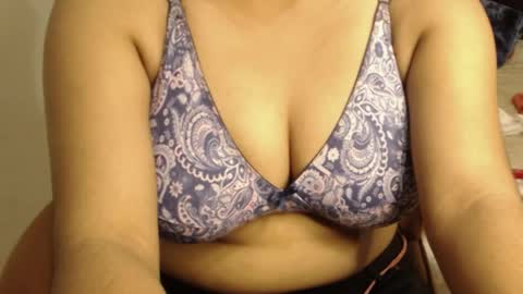 mina online show from April 16, 2:29 pm