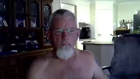 Snapshot of wellhelloo chatting on February 12, 6:41 am Wellhelloo online show from February 12, 6:41 am