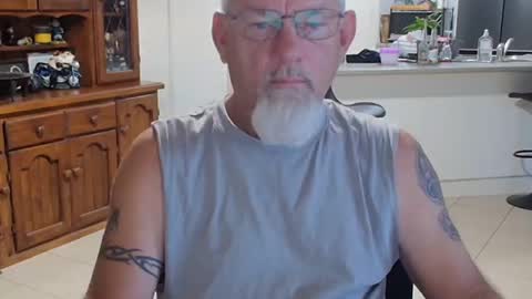 Snapshot of wellhelloo chatting on February 21, 7:48 pm Wellhelloo online show from February 21, 7:48 pm