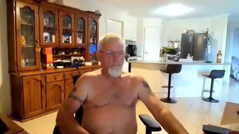 Wellhelloo online show from May 6, 5:25 am