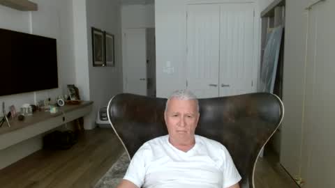 Exhibitionist online show from June 22, 6:49 pm