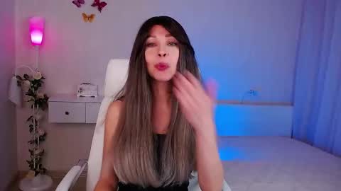 Wendi Foster online show from February 12, 7:31 pm