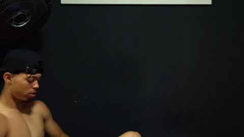 wesley_77 online show from April 7, 1:11 pm