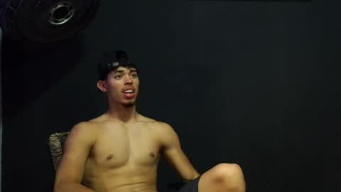 wesley_77 online show from April 17, 10:35 pm