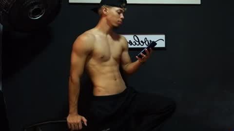 wesley_77 online show from May 28, 4:32 am