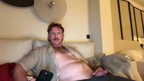 Snapshot of westernhog chatting on April 1, 2:34 am westernhog online show from April 1, 2:34 am