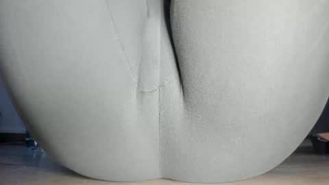 wet_pants2022 online show from May 29, 10:41 pm
