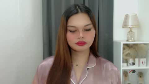 wet_velvet_xo online show from February 14, 10:50 pm