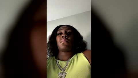 Foreignthababyy online show from April 13, 7:52 pm
