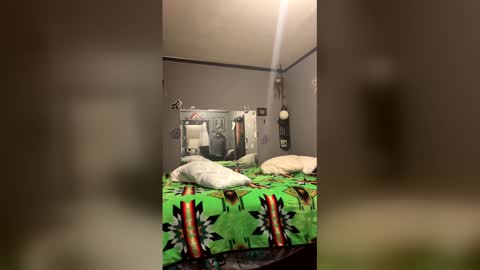 whiteboiiandhisbitch online show from April 3, 5:05 am