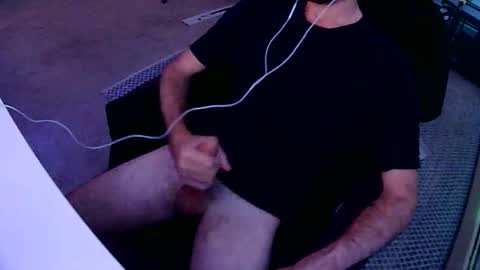 whitecreambigd online show from June 9, 4:24 am