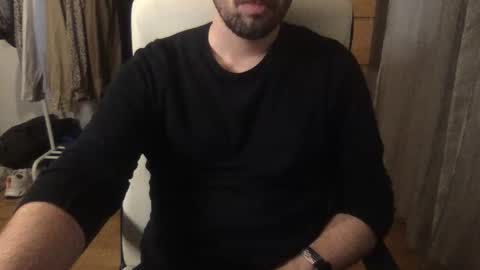 Snapshot of whiteeee_toso chatting on November 1, 1:07 am White guyyy online show from November 1, 1:07 am