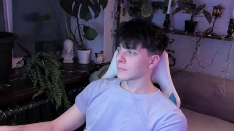 Gus online show from December 5, 6:11 pm