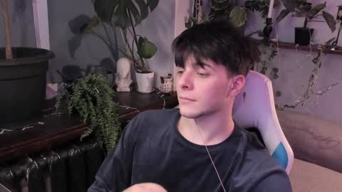 Gus online show from December 13, 3:11 pm