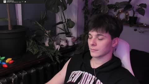 Gus online show from January 7, 7:28 pm