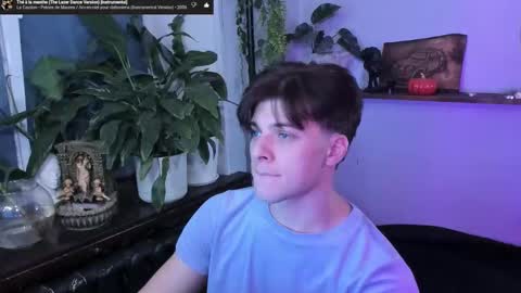 Gus online show from October 15, 7:36 pm