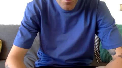 WhiteyLovers99 online show from May 6, 5:51 pm