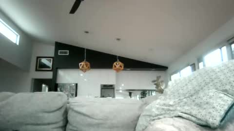whitepantyman1973 online show from May 17, 9:44 pm
