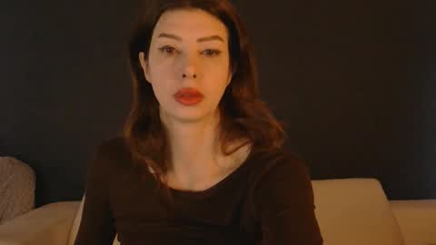 White Queen online show from January 10, 9:00 am