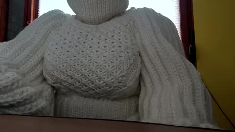 whitesweater online show from October 1, 6:19 am