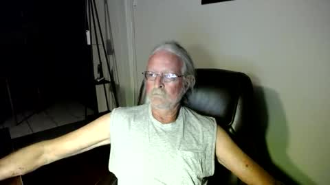 whofcares2 online show from June 3, 1:19 am