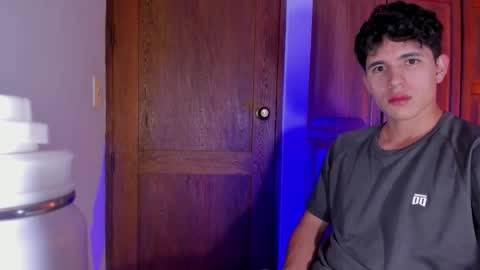 Snapshot of whos_he chatting on February 19, 7:10 pm whos_he online show from February 19, 7:10 pm