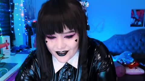 Snapshot of wickedxqueen chatting on February 13, 5:37 am Laura online show from February 13, 5:37 am