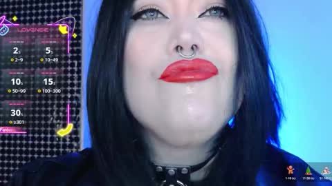 Snapshot of wickedxqueen chatting on February 24, 10:08 pm Laura online show from February 24, 10:08 pm