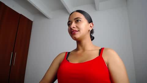 Ilauren online show from March 29, 2:00 am