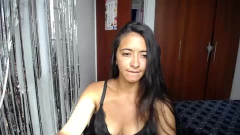 Ilauren online show from May 20, 7:20 pm