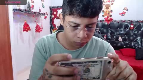 wiilliam online show from December 18, 2:17 pm