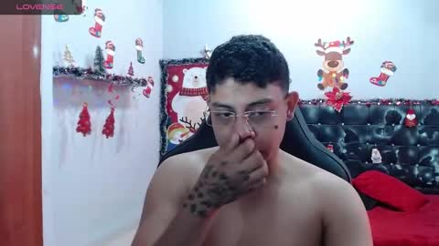 wiilliam online show from December 24, 2:01 pm