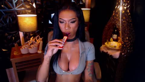 Snapshot of wildara chatting on January 25, 1:30 pm wildara online show from January 25, 1:30 pm