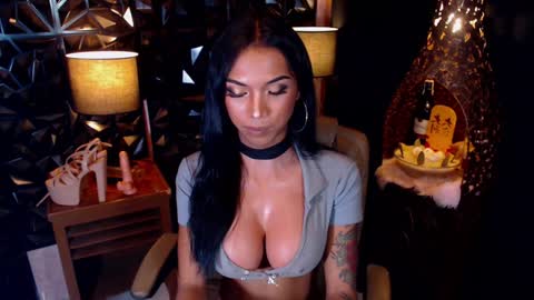 Snapshot of wildara chatting on February 5, 3:31 pm wildara online show from February 5, 3:31 pm