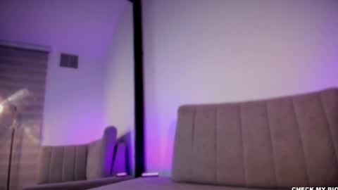 Snapshot of wilddesiree_ chatting on May 15, 11:45 pm WildDesire online show from May 15, 11:45 pm