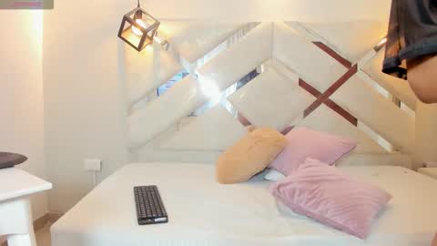 Snapshot of wildkiitty chatting on February 12, 5:13 am Kitty online show from February 12, 5:13 am