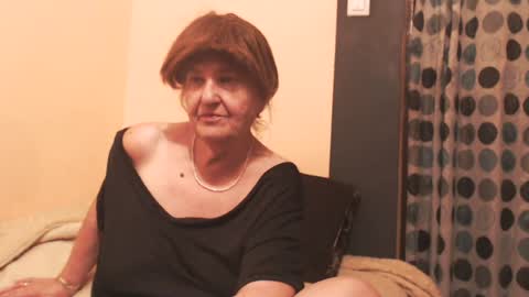 Snapshot of wildredcat chatting on June 21, 8:33 pm WildRedCat online show from June 21, 8:33 pm