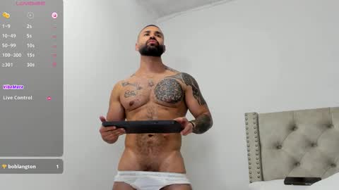 Snapshot of will20022 chatting on December 23, 12:41 am BASTIANBURDESX online show from December 23, 12:41 am